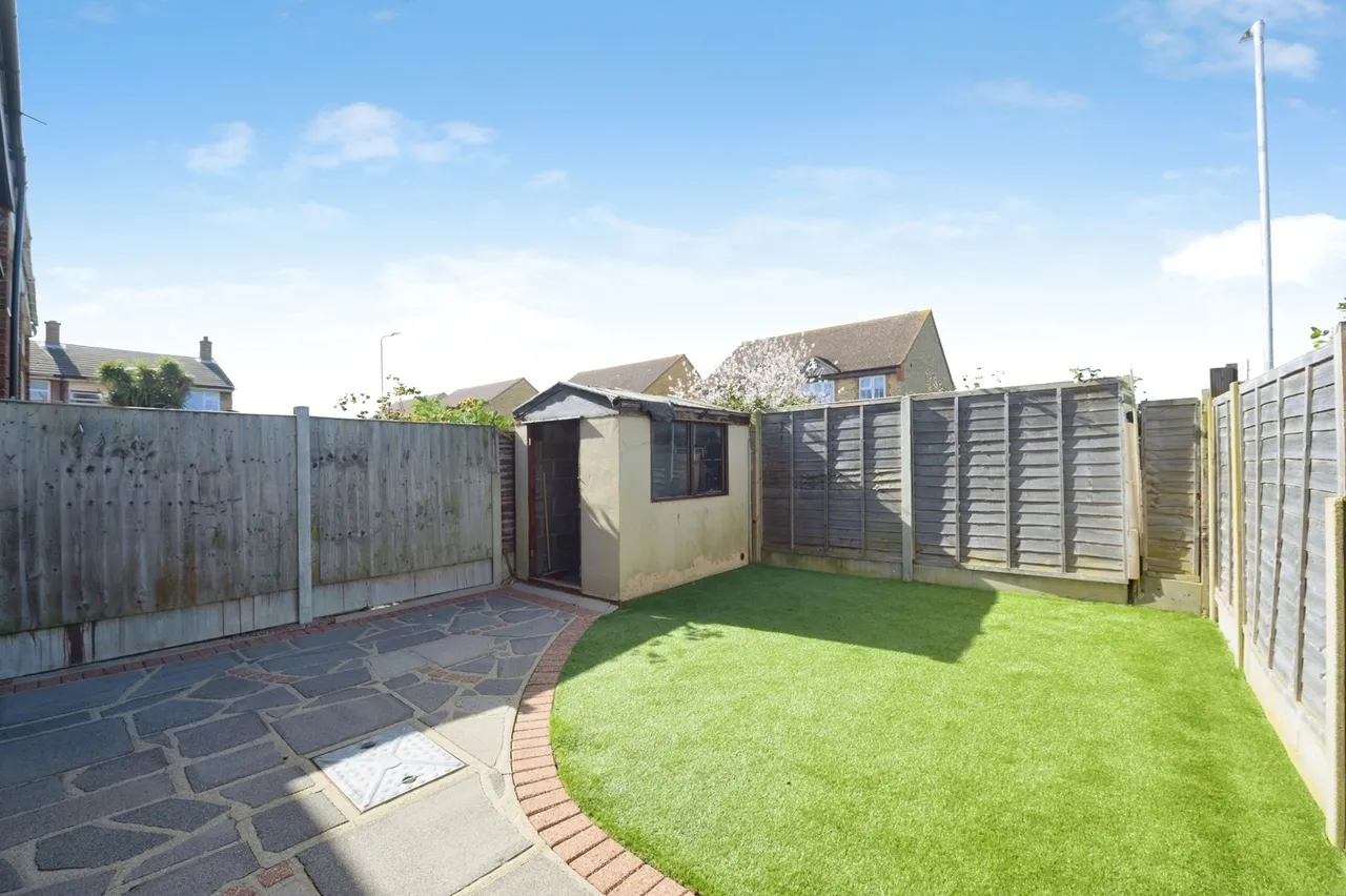 Flamingo Walk, Hornchurch, RM12, photo 2