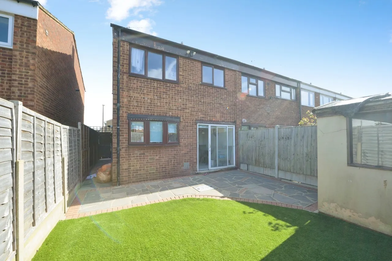 Flamingo Walk, Hornchurch, RM12, photo 8