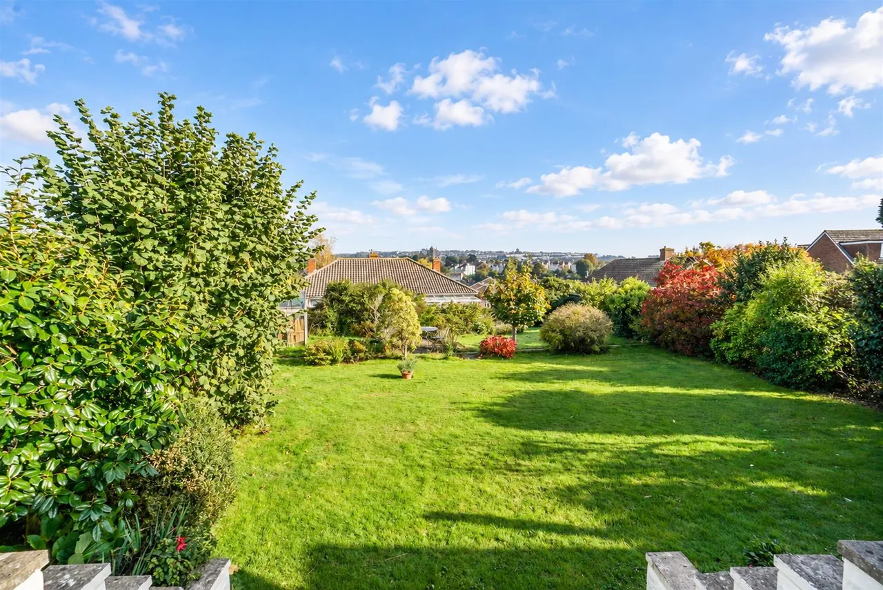 Park Drive, Hastings, photo 15