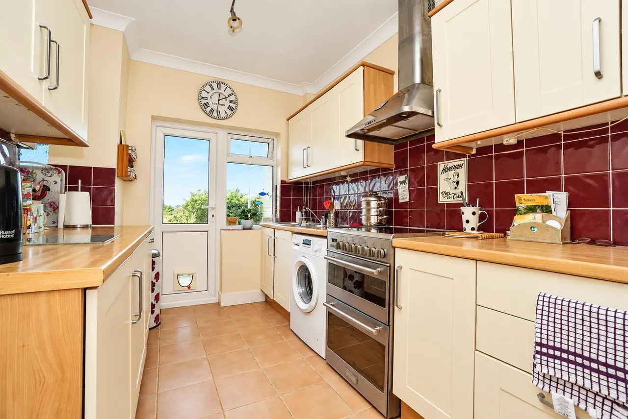 Park Drive, Hastings, photo 6
