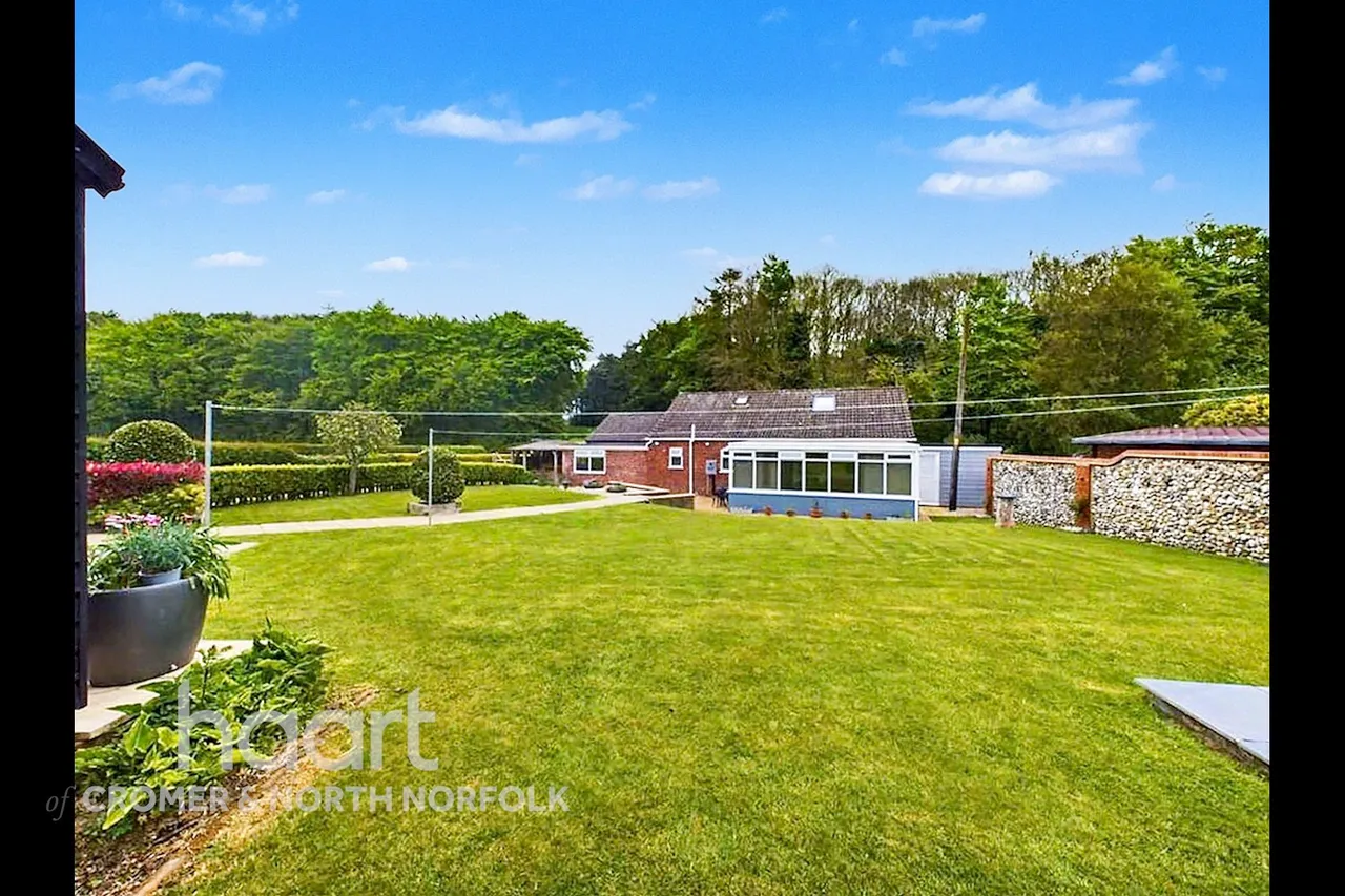 Tuppenny Grove, Holt, NR25, photo 27