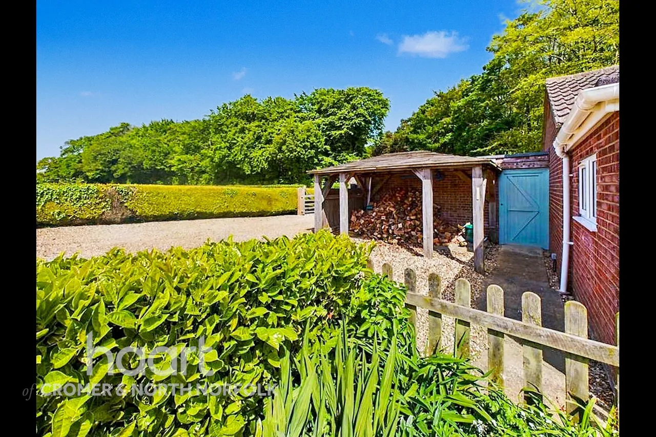 Tuppenny Grove, Holt, NR25, photo 30