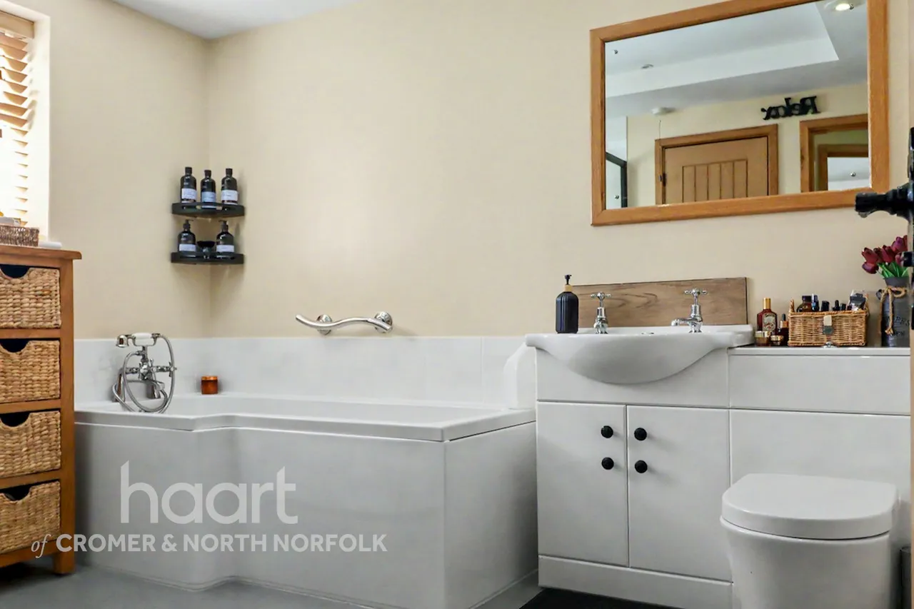 Tuppenny Grove, Holt, NR25, photo 14