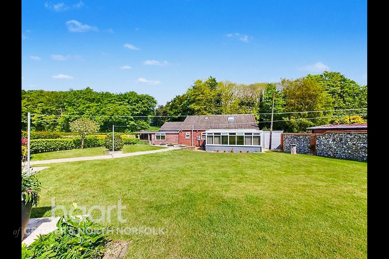 Tuppenny Grove, Holt, NR25, photo 36