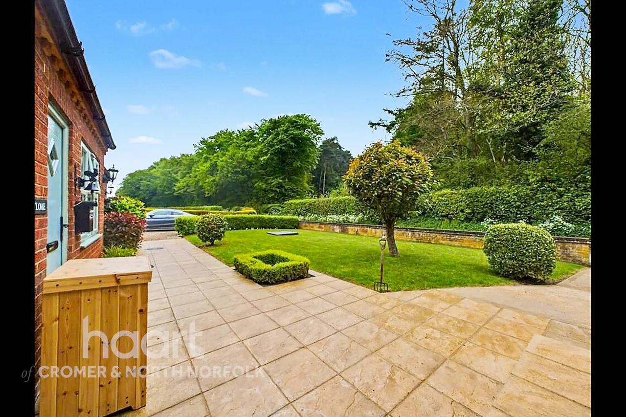 Tuppenny Grove, Holt, NR25, photo 31