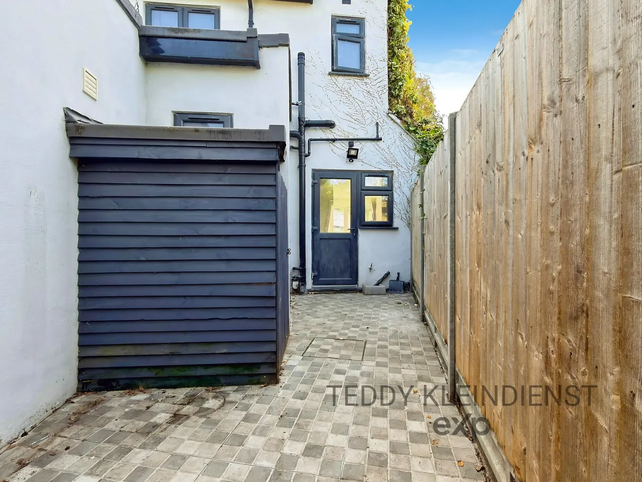 Bazalgette Gardens, New Malden, KT3, photo 10