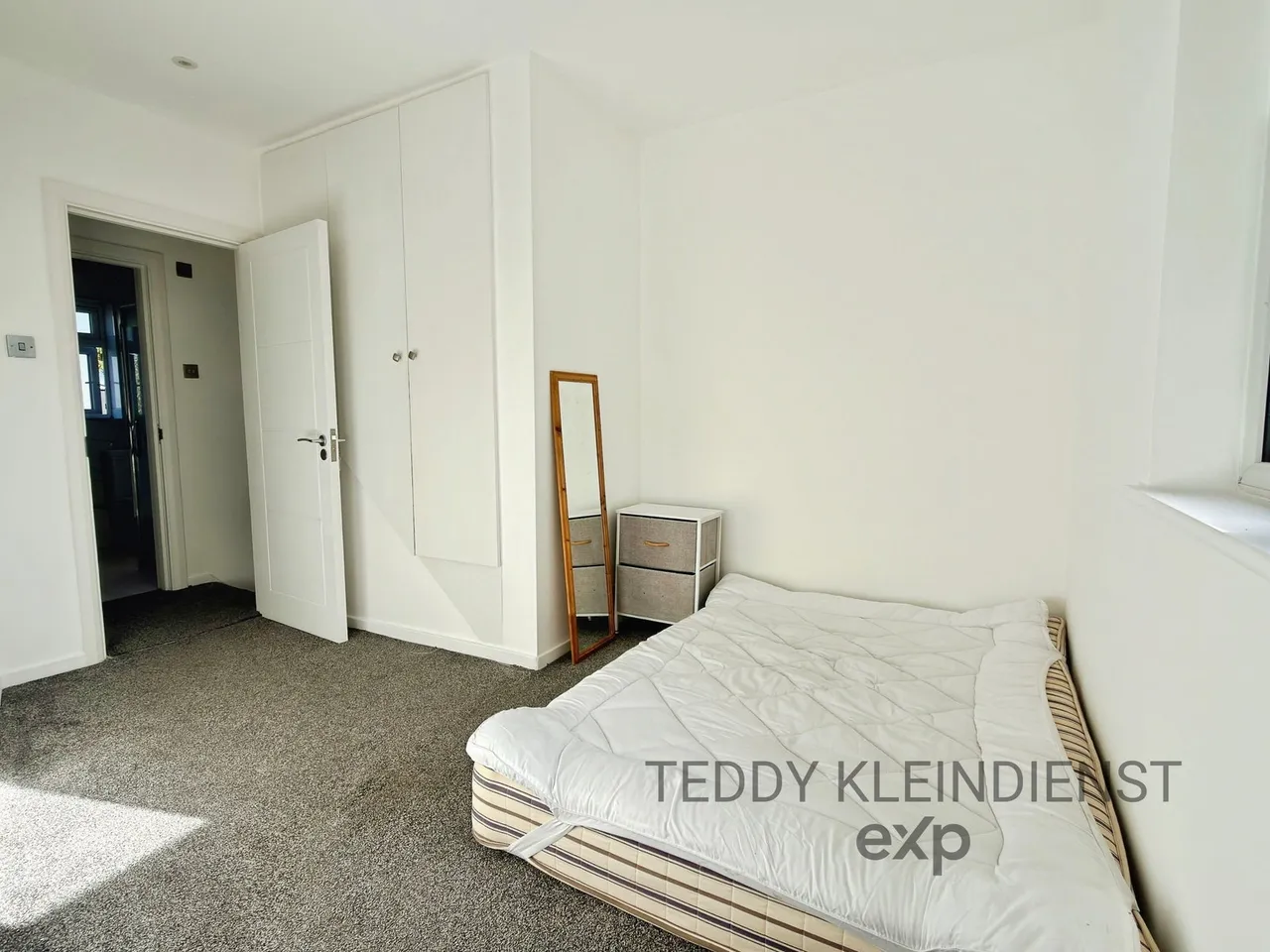 Bazalgette Gardens, New Malden, KT3, photo 9