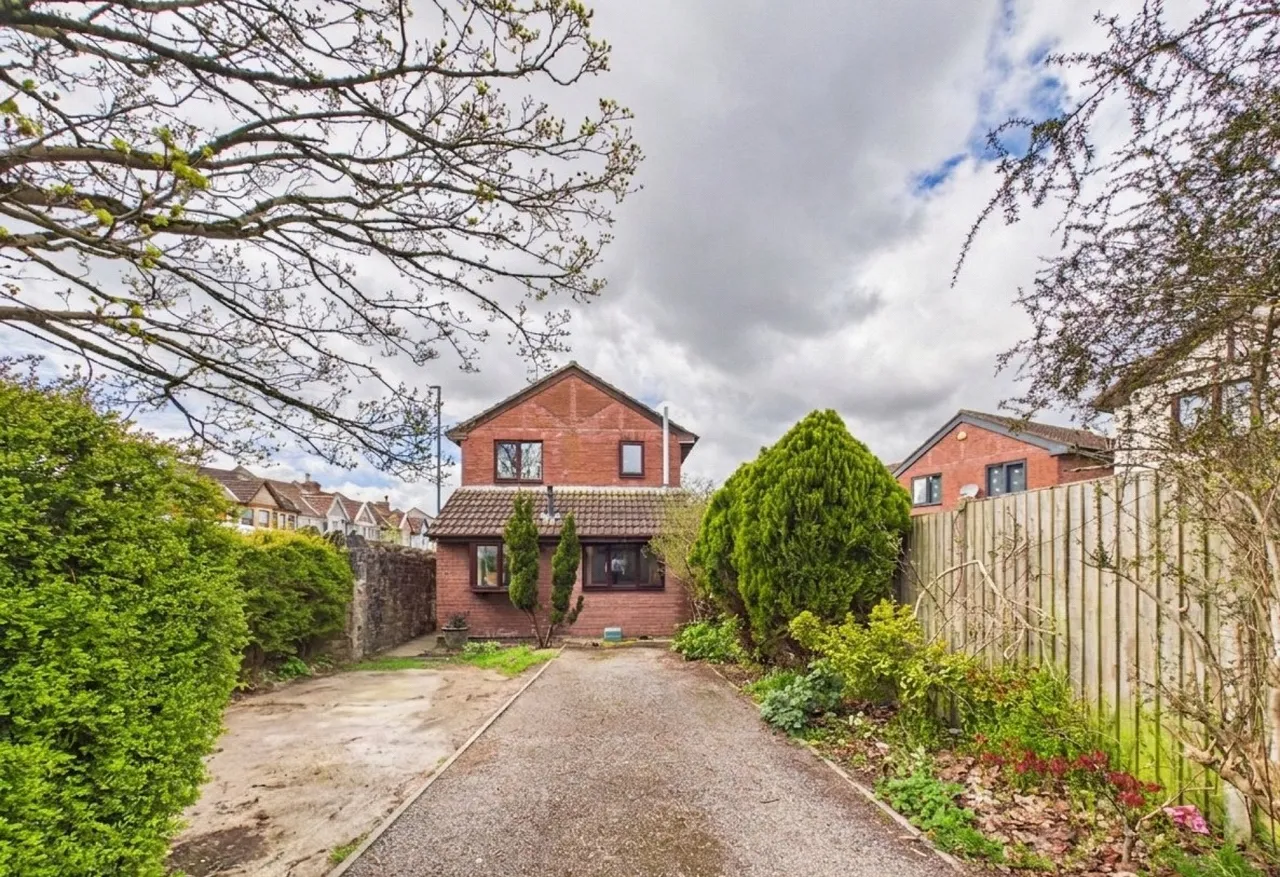 3 bed house for sale, Thurstons Barton, Whitehall, BS5