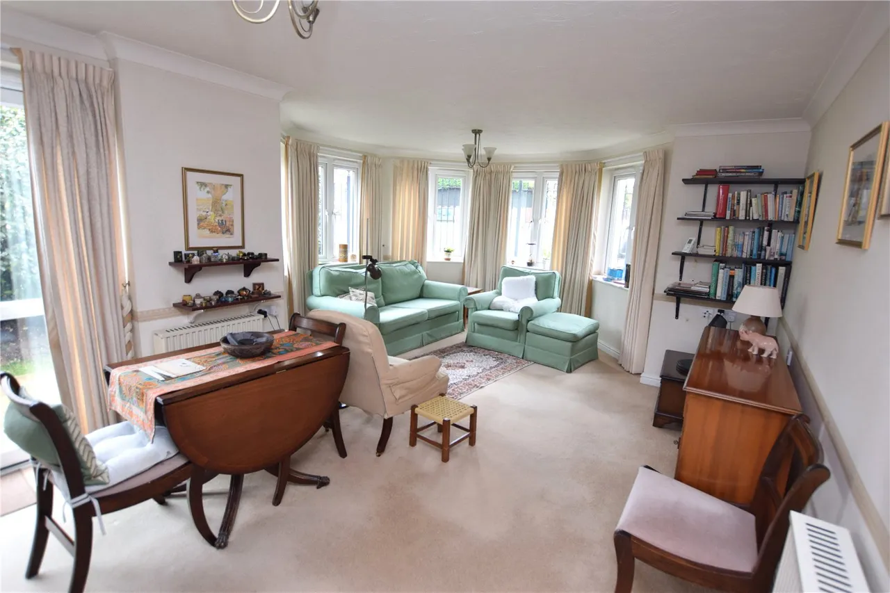 Victoria Road, Farnborough, Hampshire, GU14 7NS, photo 3