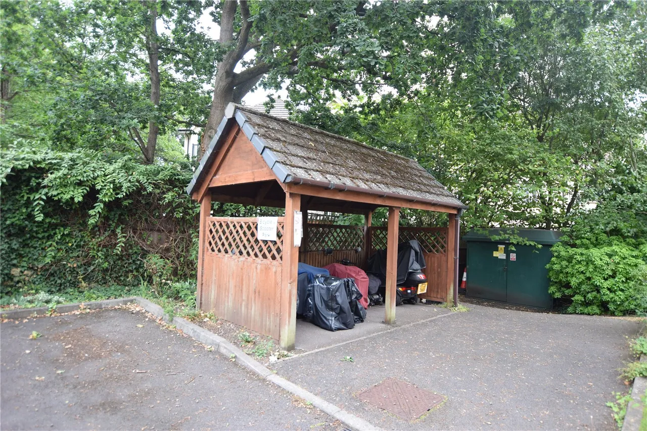 Victoria Road, Farnborough, Hampshire, GU14 7NS, photo 14