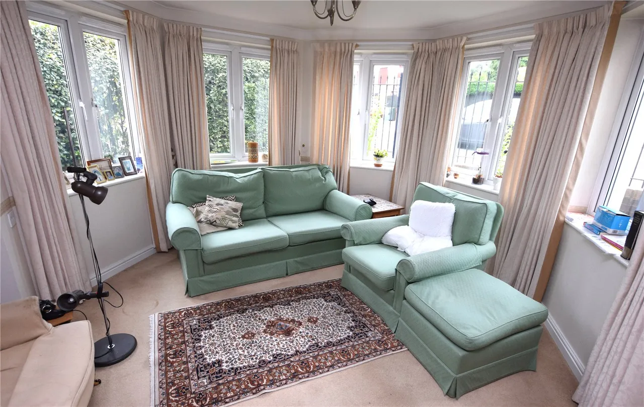 Victoria Road, Farnborough, Hampshire, GU14 7NS, photo 7