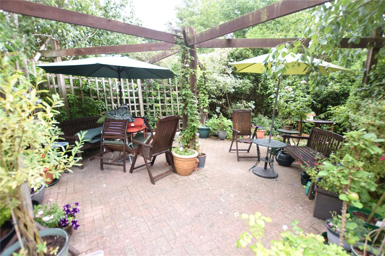 Victoria Road, Farnborough, Hampshire, GU14 7NS, photo 8