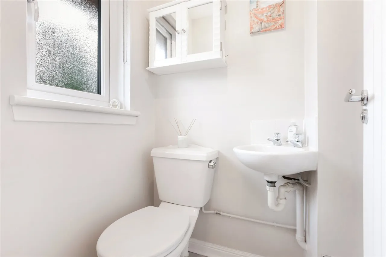 Beechwood Grove, Uphall Station, EH54, photo 8