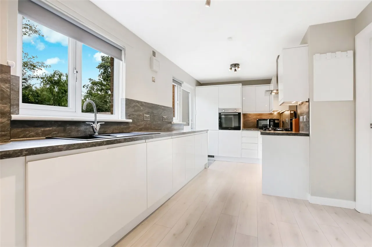 Beechwood Grove, Uphall Station, EH54, photo 4