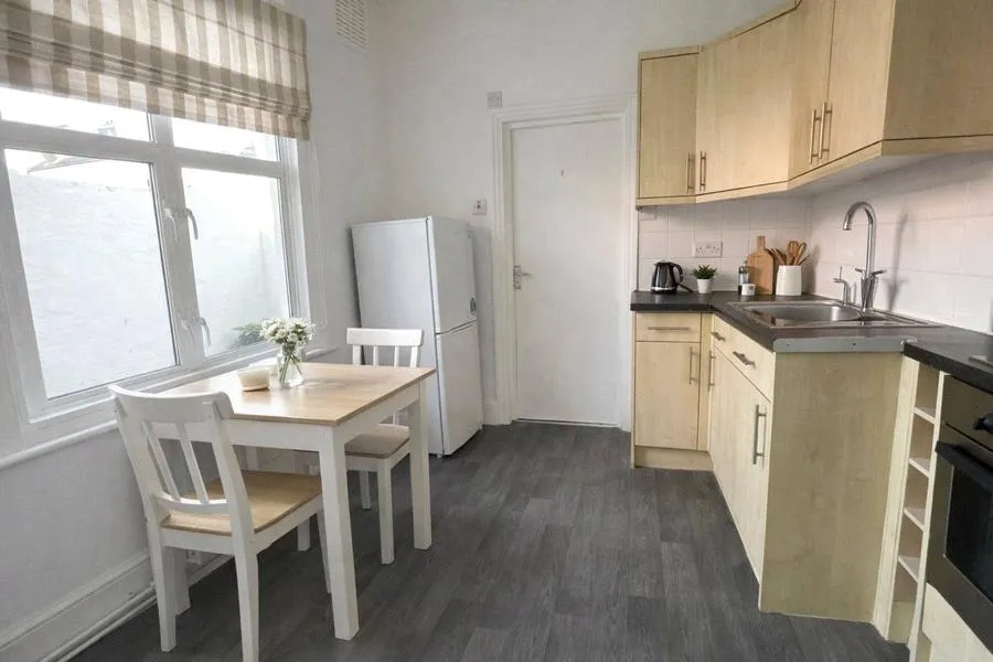 Lee High Road, London, SE13, photo 2