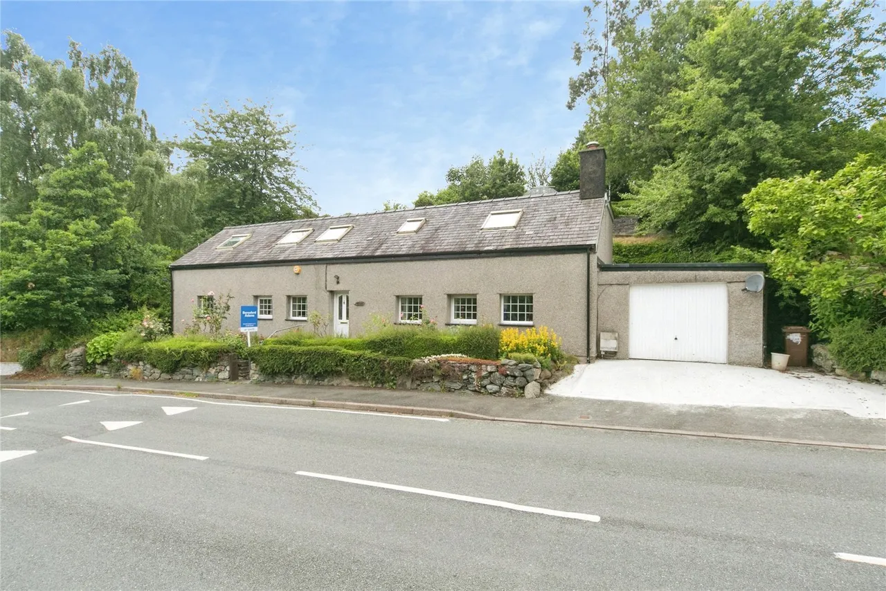 Hen Durnpike, Tregarth, LL57, photo 8