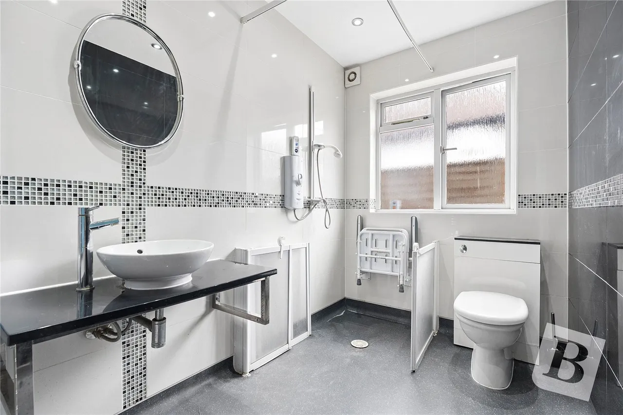 Grosvenor Drive, Hornchurch, RM11, photo 11