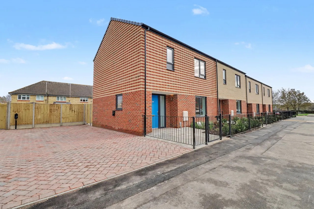 2 bed house for sale, Church Street, Basildon, SS14