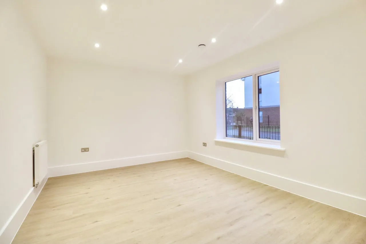 Church Street, Basildon, SS14, photo 3