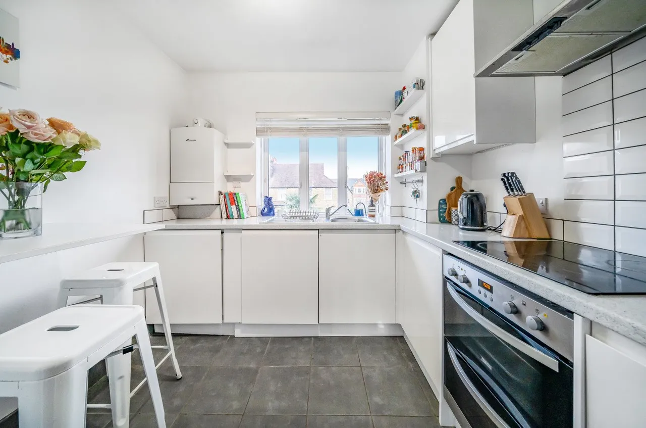 Lessar Avenue, Clapham, SW4, photo 3