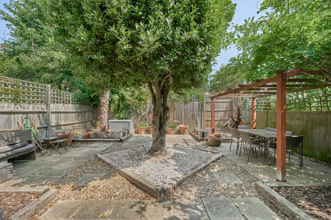 Lessar Avenue, Clapham, SW4, photo 2