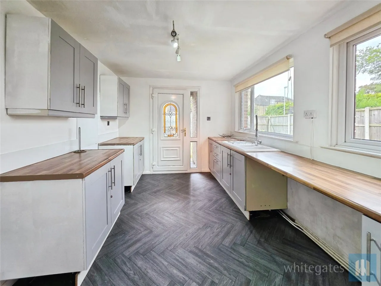 Listing Drive, Liversedge, WF15, photo 2