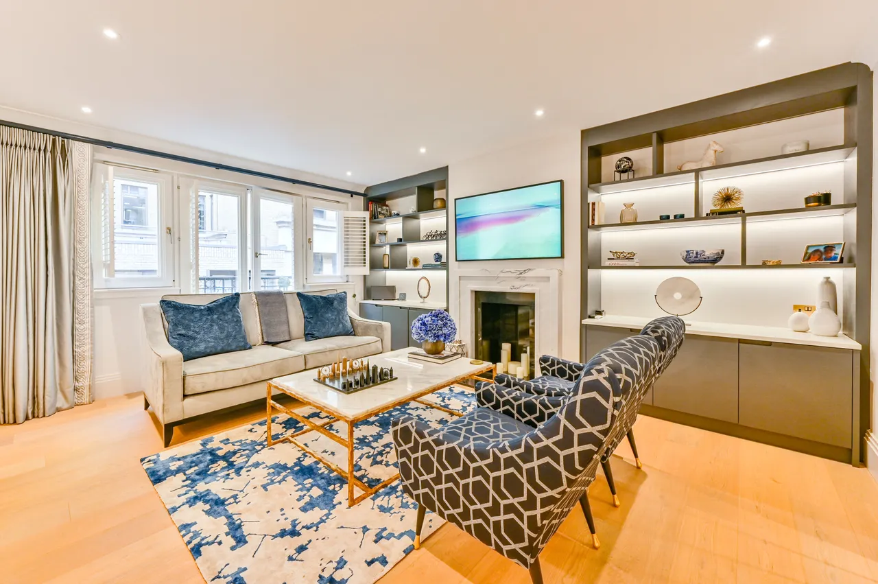 2 bed flat for sale, London, SW1Y