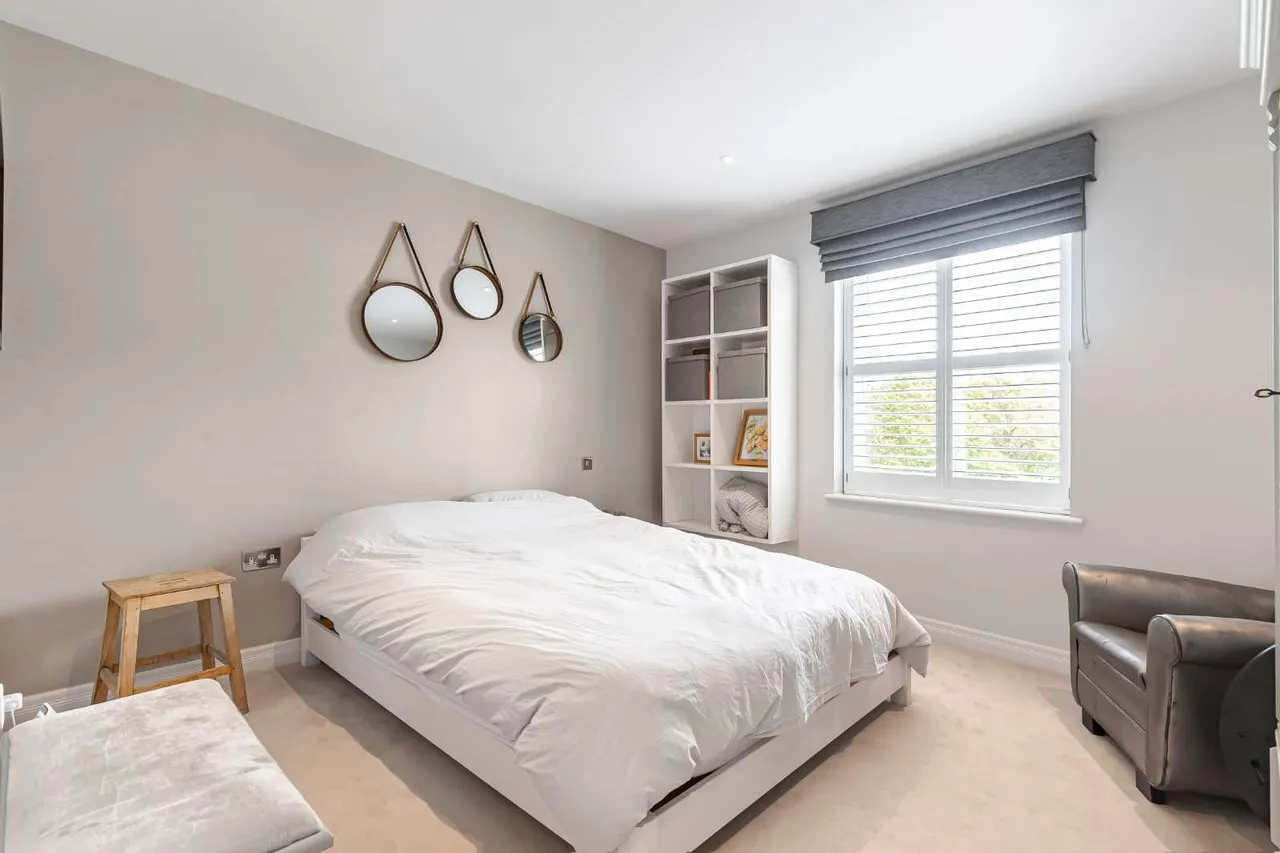 Barrons Chase, Richmond, Surrey, TW10 5BZ, photo 7