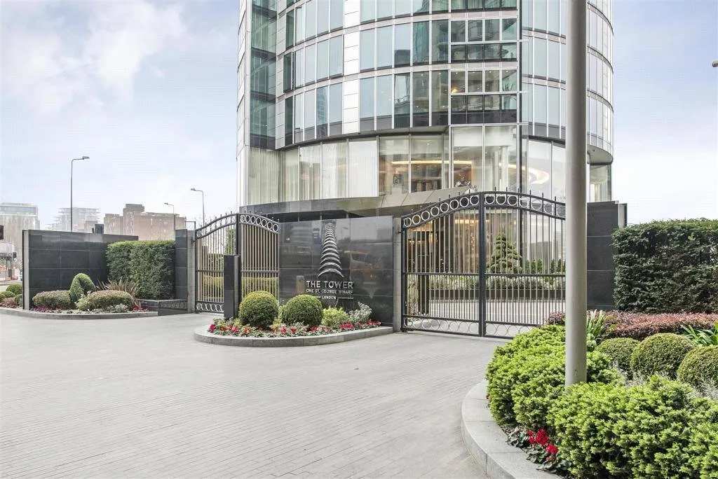 The Tower, St George Wharf, SW8, photo 8