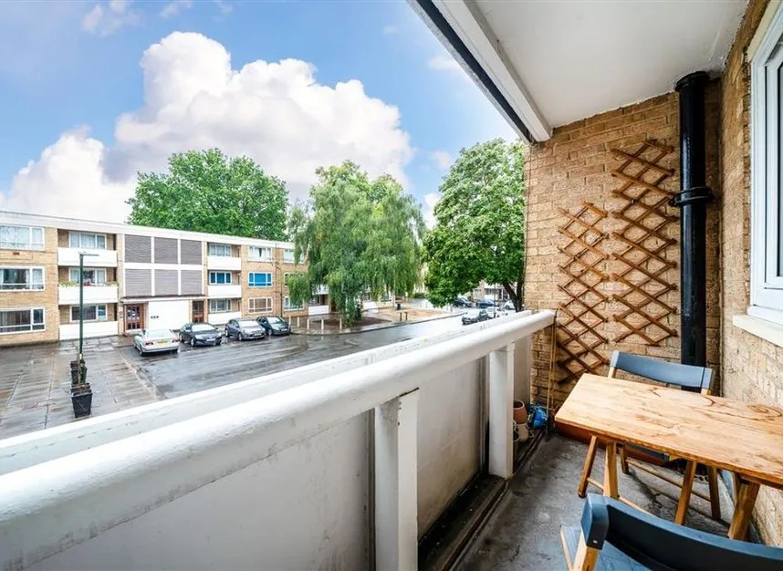 Crieff Court, Teddington, TW11, photo 5
