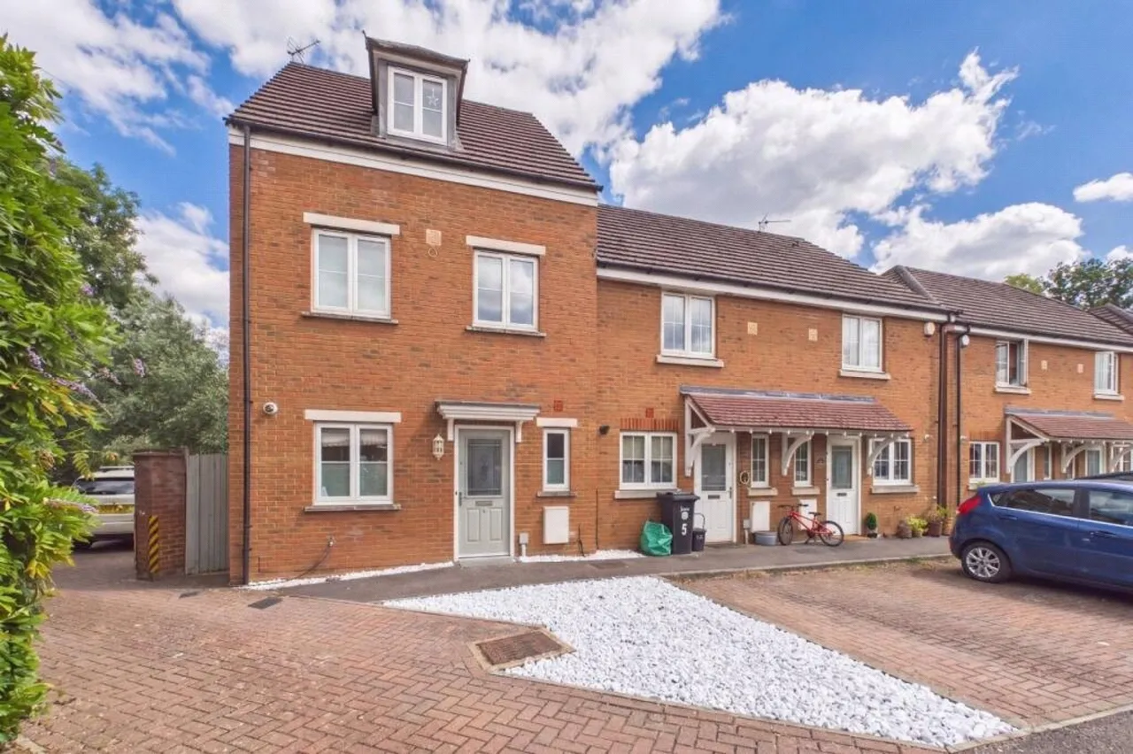 3 bed house for sale, Barley Gardens, Winnersh, RG41