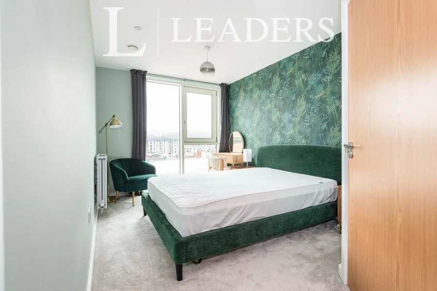 Marketfield Way, Redhill, RH1, photo 6