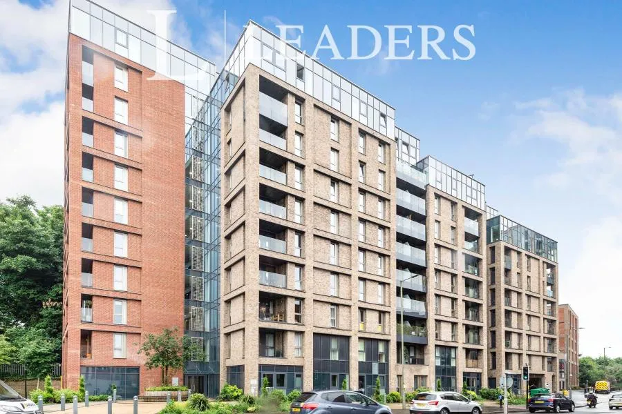 2 bed flat to rent, Marketfield Way, Redhill, RH1