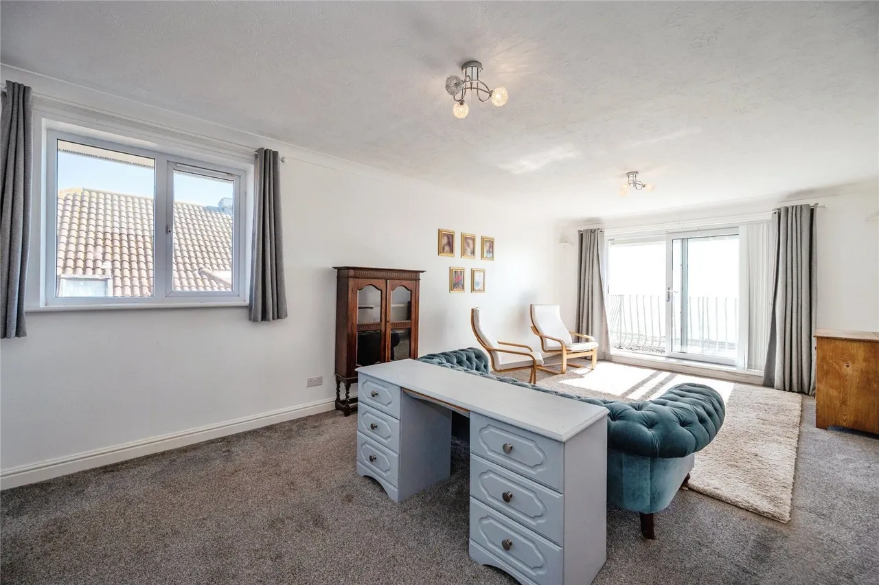 Southwood Road, Hayling Island, PO11, photo 4
