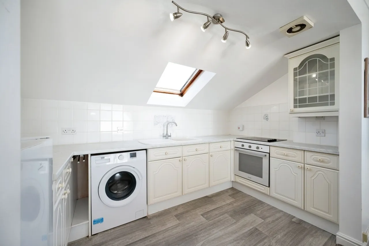 Southwood Road, Hayling Island, PO11, photo 17