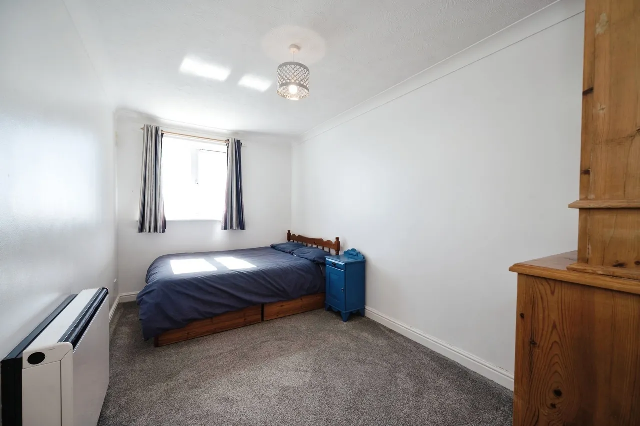 Southwood Road, Hayling Island, PO11, photo 9