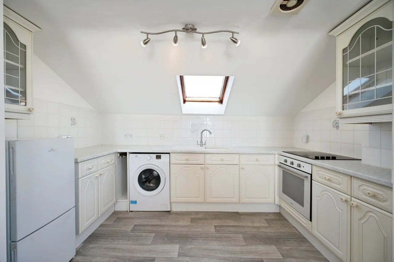 Southwood Road, Hayling Island, PO11, photo 6