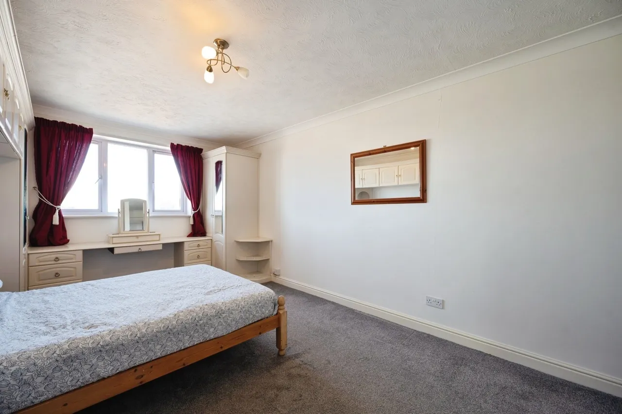 Southwood Road, Hayling Island, PO11, photo 14