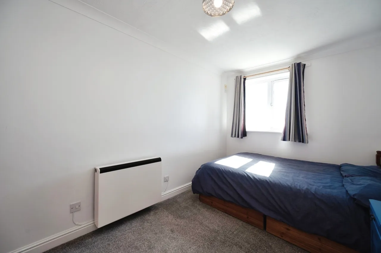 Southwood Road, Hayling Island, PO11, photo 16