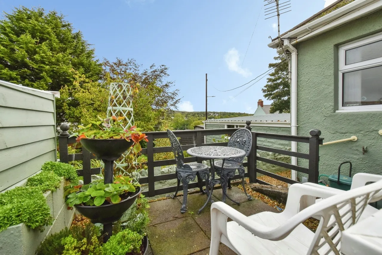 Ceidrim Road, Garnant, SA18, photo 25