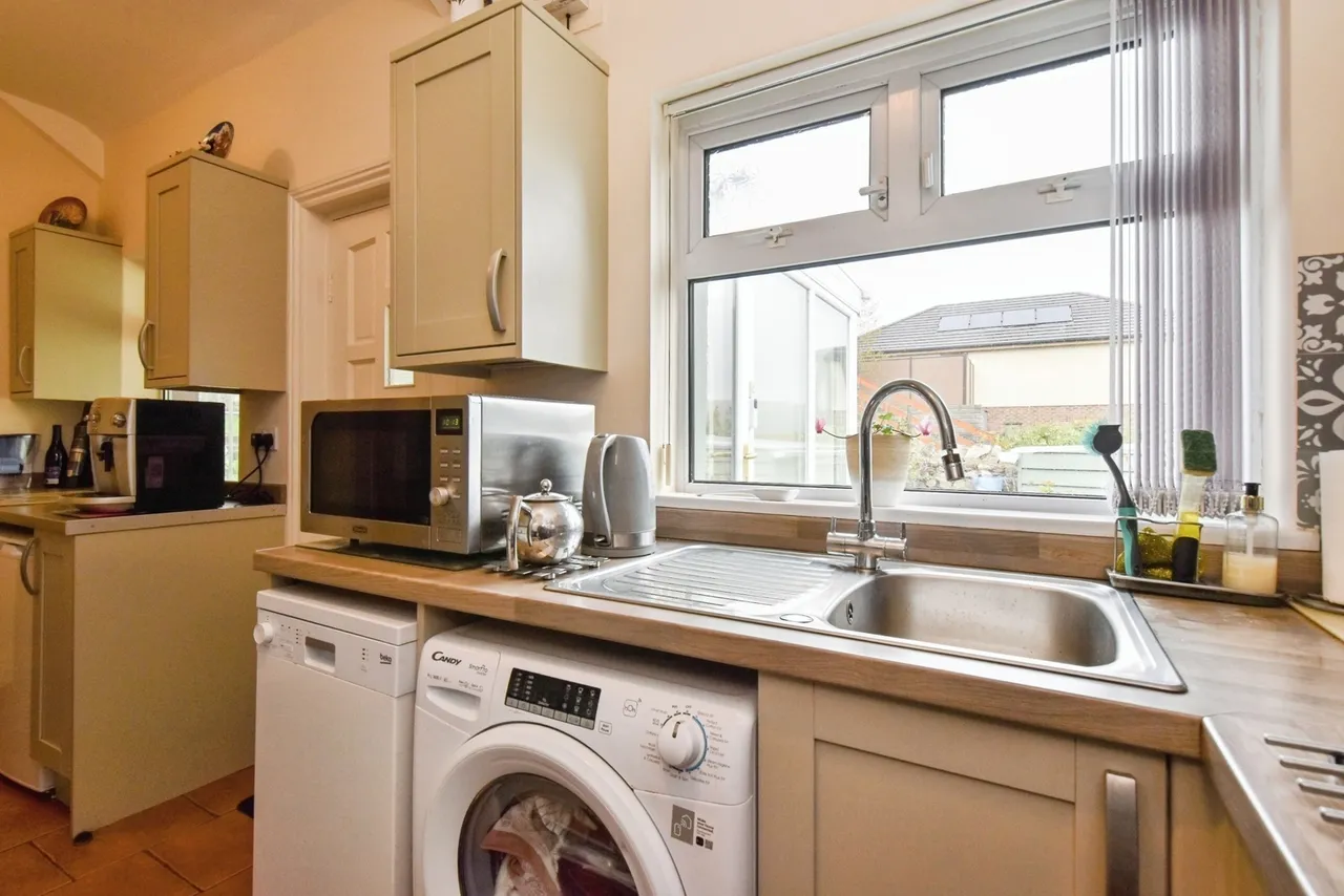 Ceidrim Road, Garnant, SA18, photo 8