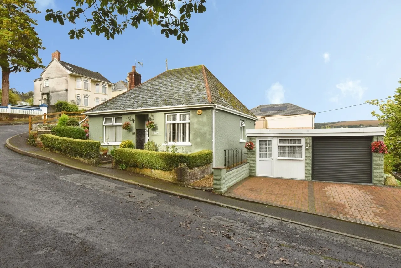 Ceidrim Road, Garnant, SA18, photo 26