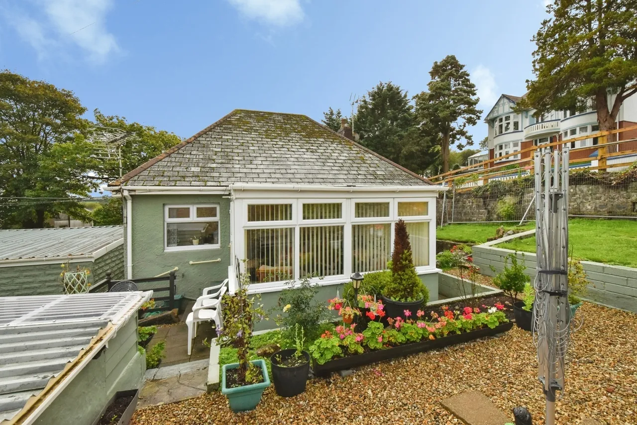 Ceidrim Road, Garnant, SA18, photo 19