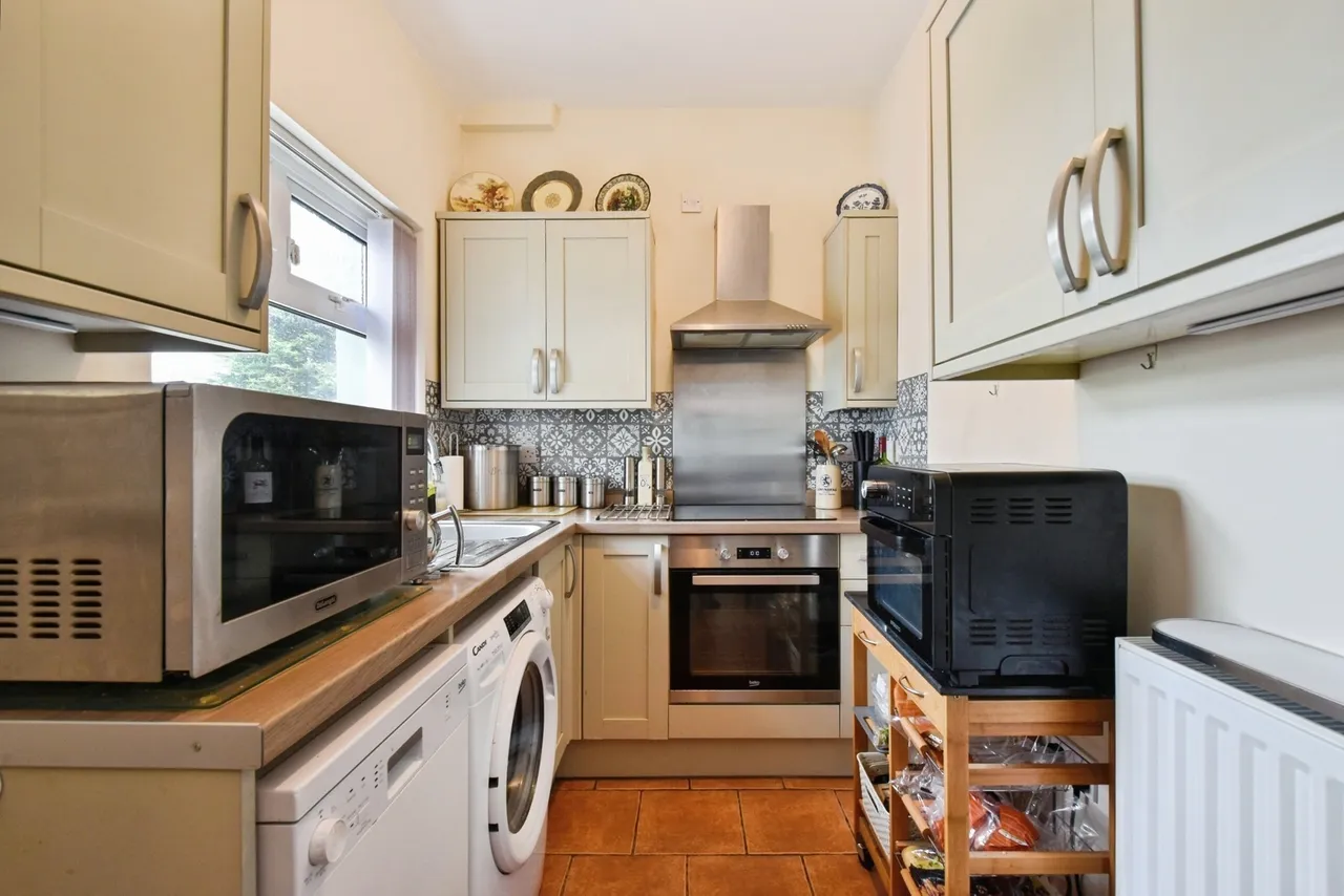 Ceidrim Road, Garnant, SA18, photo 11