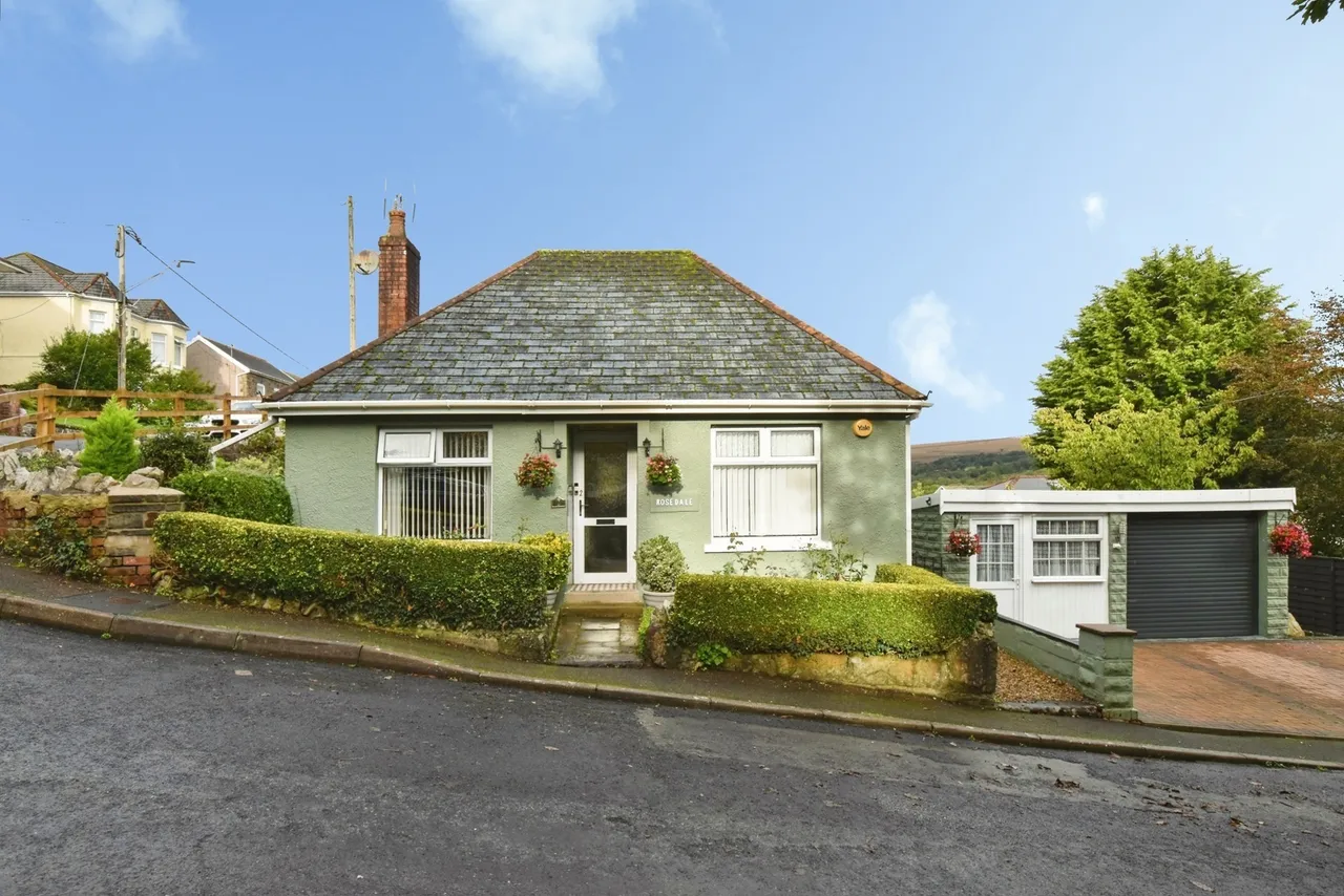 Ceidrim Road, Garnant, SA18, photo 21
