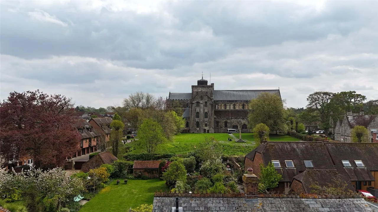 Mill Lane, Romsey, Hampshire, SO51 8EU, photo 5