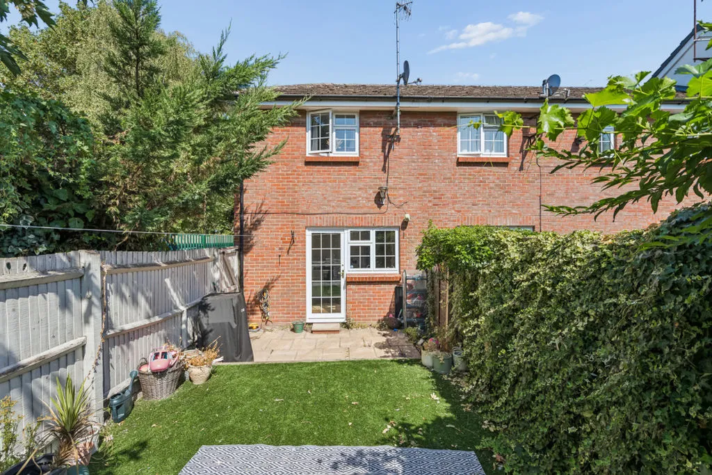Orchard Drive Wooburn Green, High Wycombe HP10 0QN, photo 15