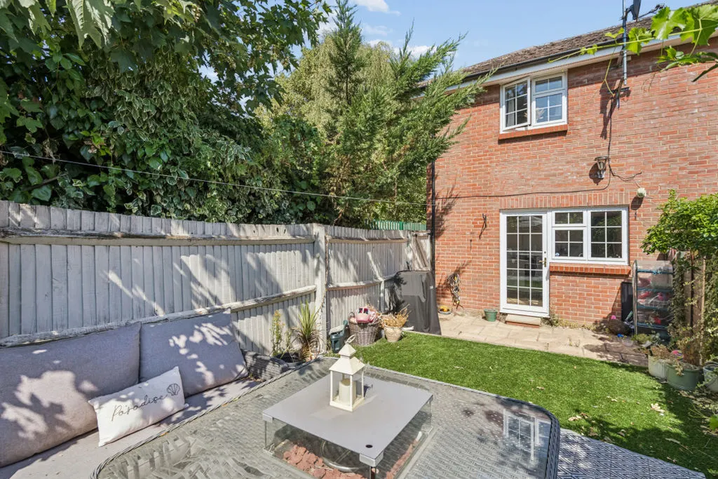 Orchard Drive Wooburn Green, High Wycombe HP10 0QN, photo 18