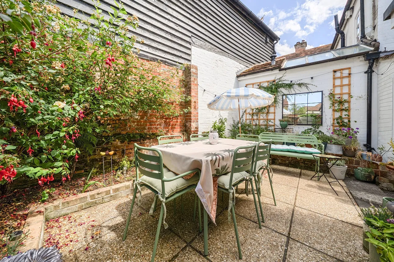 Old Church House Church Street, Odiham, Hook, RG29 1LU, photo 12