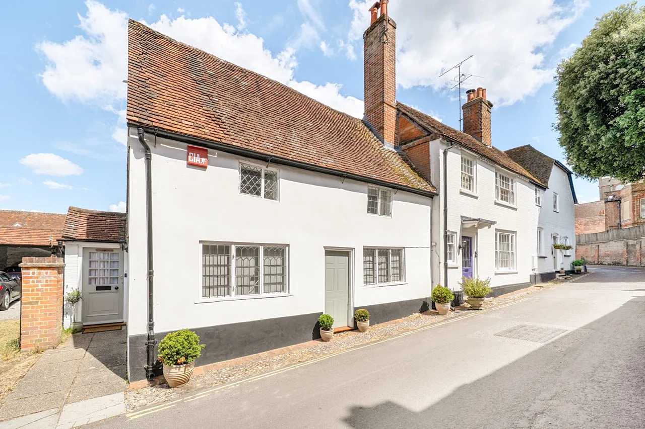 2 bed house for sale — Old Church House Church Street, Odiham, Hook, RG29 1LU
